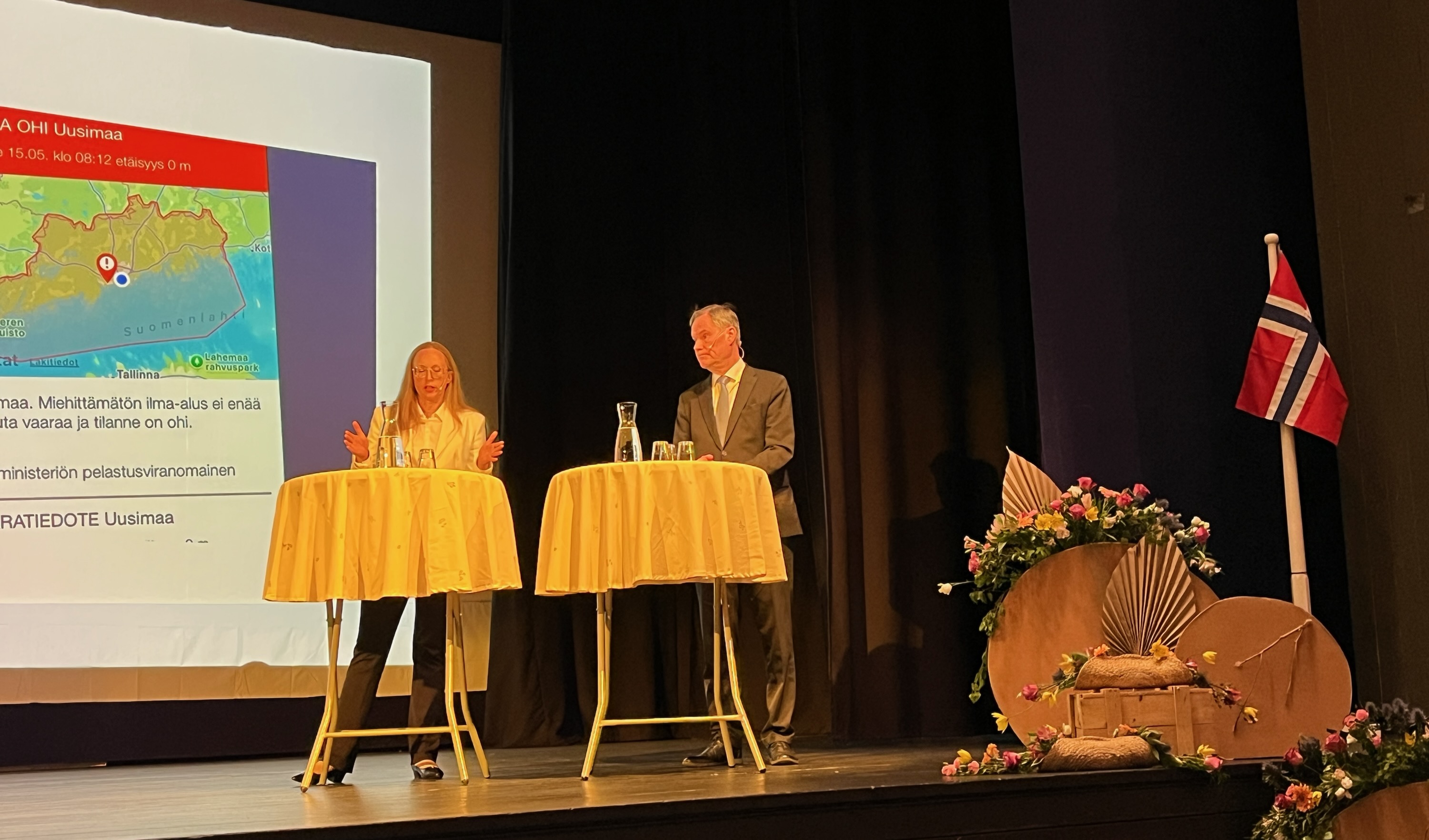 Dr. Louise Olsson, PRIO, and Ambassador Klaus Korhonen, Ministry of Foreign Affairs, Finland. . Photo: Torbjørn Frøysnes, Organizer, Sikkerhetsforum Sør