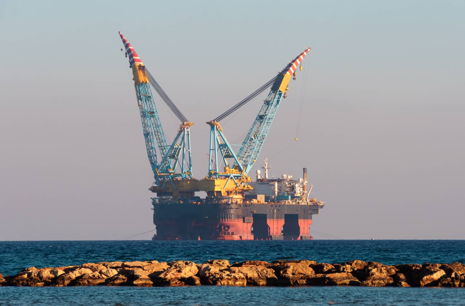 Gas and oil rig in Cyprus. Offshore exploration platform near coast. Photo: Getty Images/iStockphoto