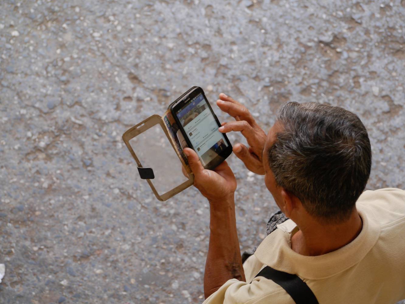 Social media user in Myanmar. Photo: Asian Development Bank/flickr