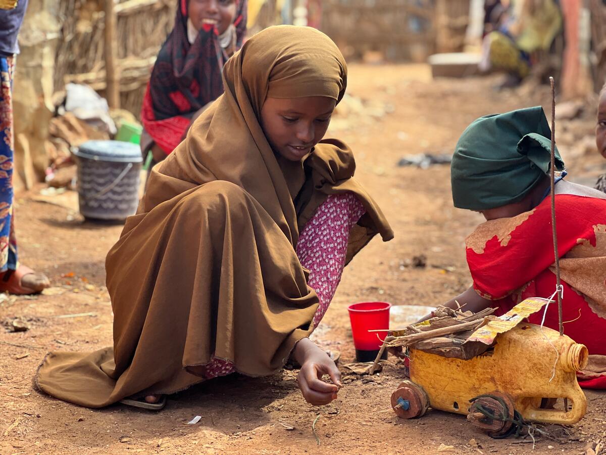 Children in displacement camp in Somalia. Save the Children
