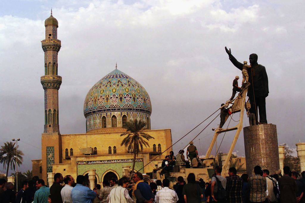 April 9, 2003. Baghdad, Iraq. Photo: Wathiq Khuzaie /Getty Images