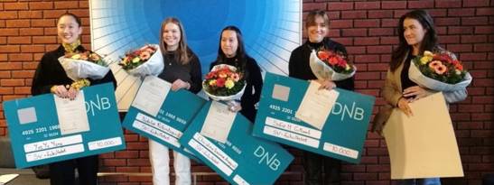 Sofie Gilbert (second from the right) with the four other 'Våg å vite' prize winners. Photo: Martin Toft/Uniforum