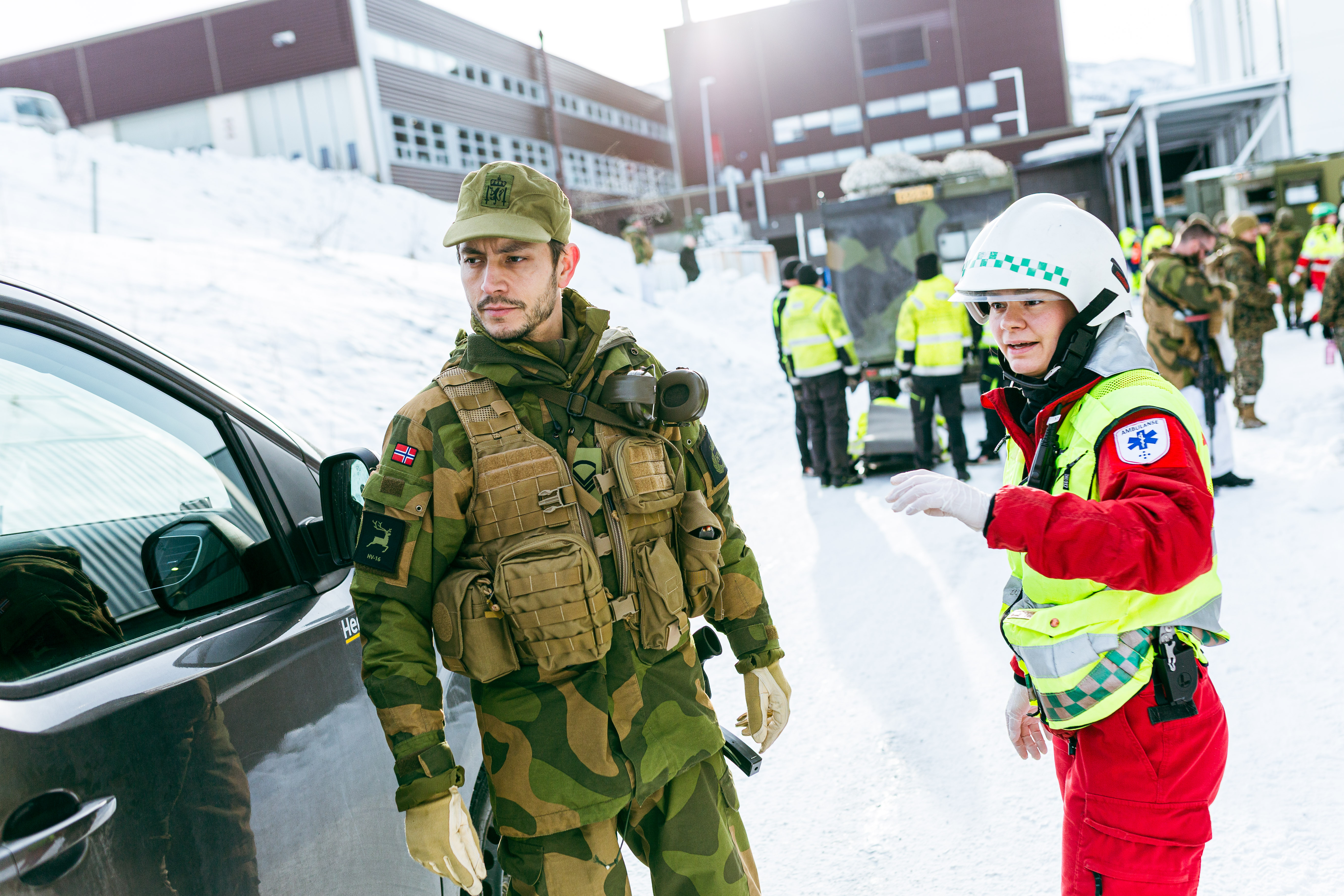 Totalforsvarøvelse under Joint Viking i Bjerkvik. Her jobbet HV-16 sammen med politi, ambulanse, sivilforsvaret, brannvesenet, Lotteforbundet, UNN, Narvik kommune, statsforvalteren, norsk luftambulanse og brigadens sanitetsbataljon. Photo: Kristian Berg / Forsvaret. Photo:  Kristian Berg / Forsvaret