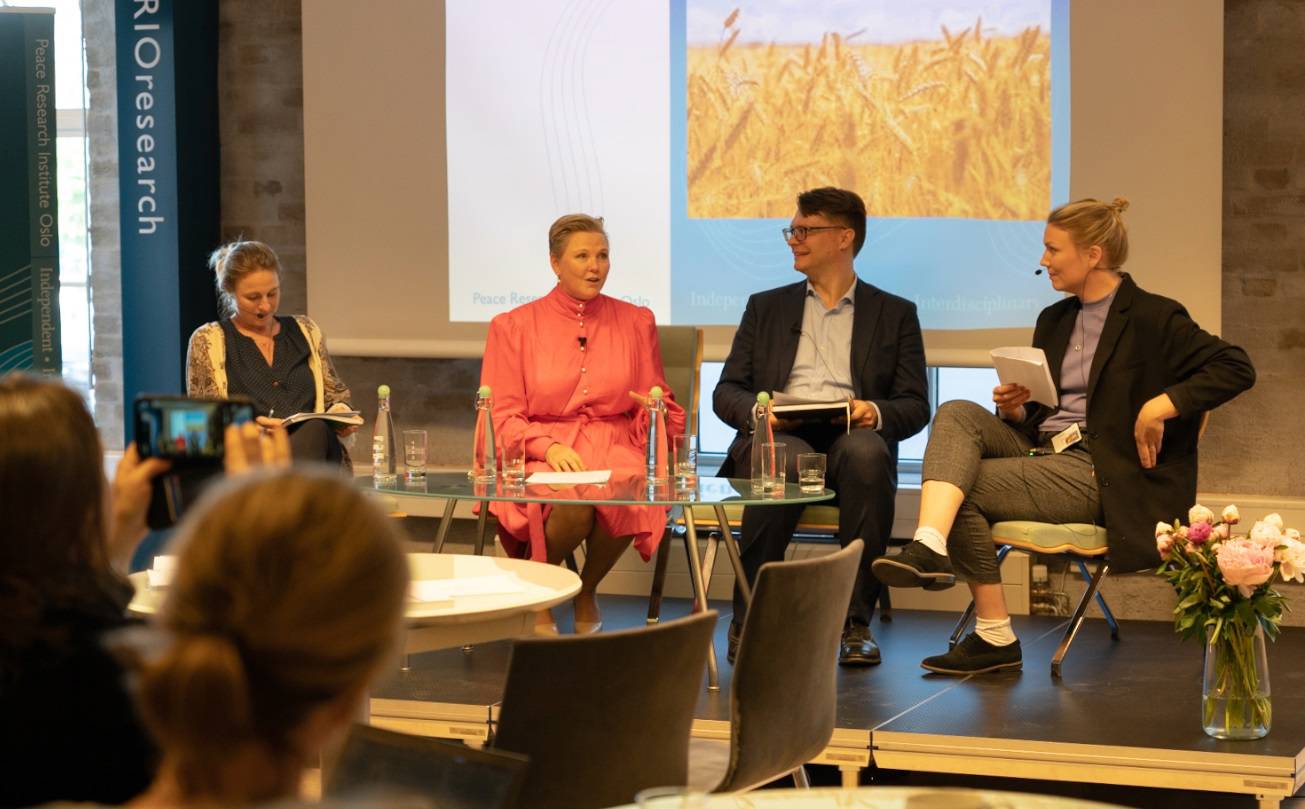 From Left to Right: Ingvild Langhus, Anne Beathe Tvinnereim, Nicholas Marsh, and Ida Rudolfsen. Photo: PRIO / Laura Cortes