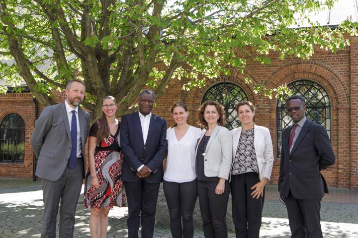 Group picture Mukwege visit.jpg