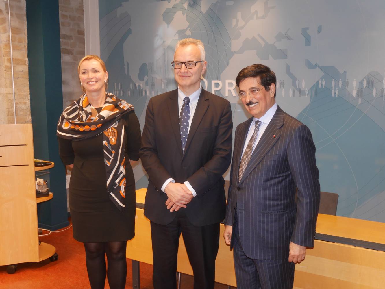 Hamad Al Kawari with Anne Lene Hompland and Kristian Berg Harpviken. Photo: Richard Griffiths