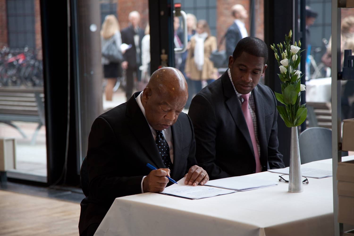 John Lewis preparing for the 2011 PRIO Annual Peace Address. Jason Miklian / PRIO