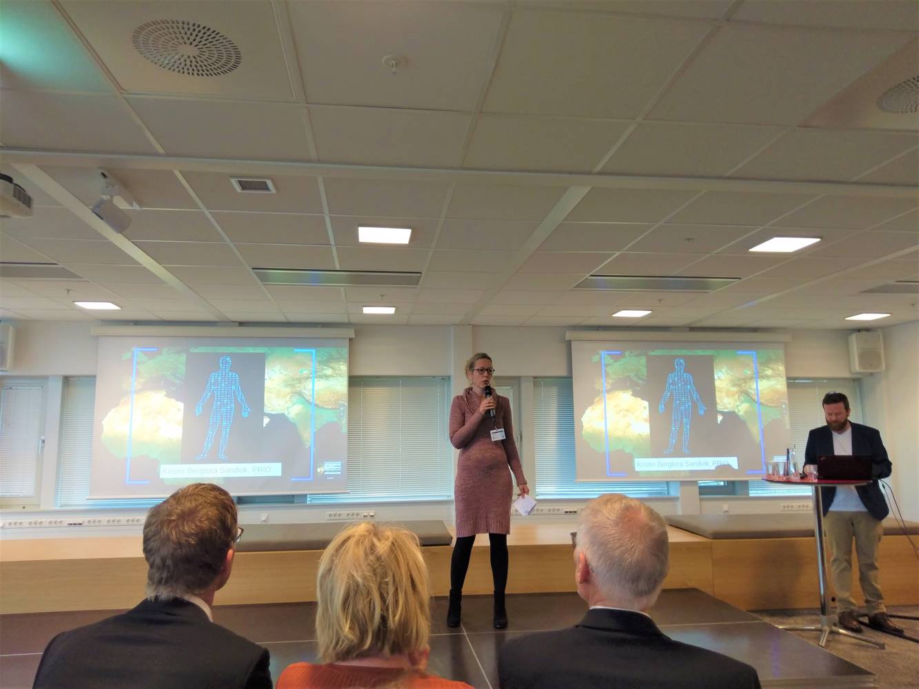 Kristin Bergtora Sandvik presents her project Do No Harm on April 25. Photo: Øystein H. Rolandsen / PRIO