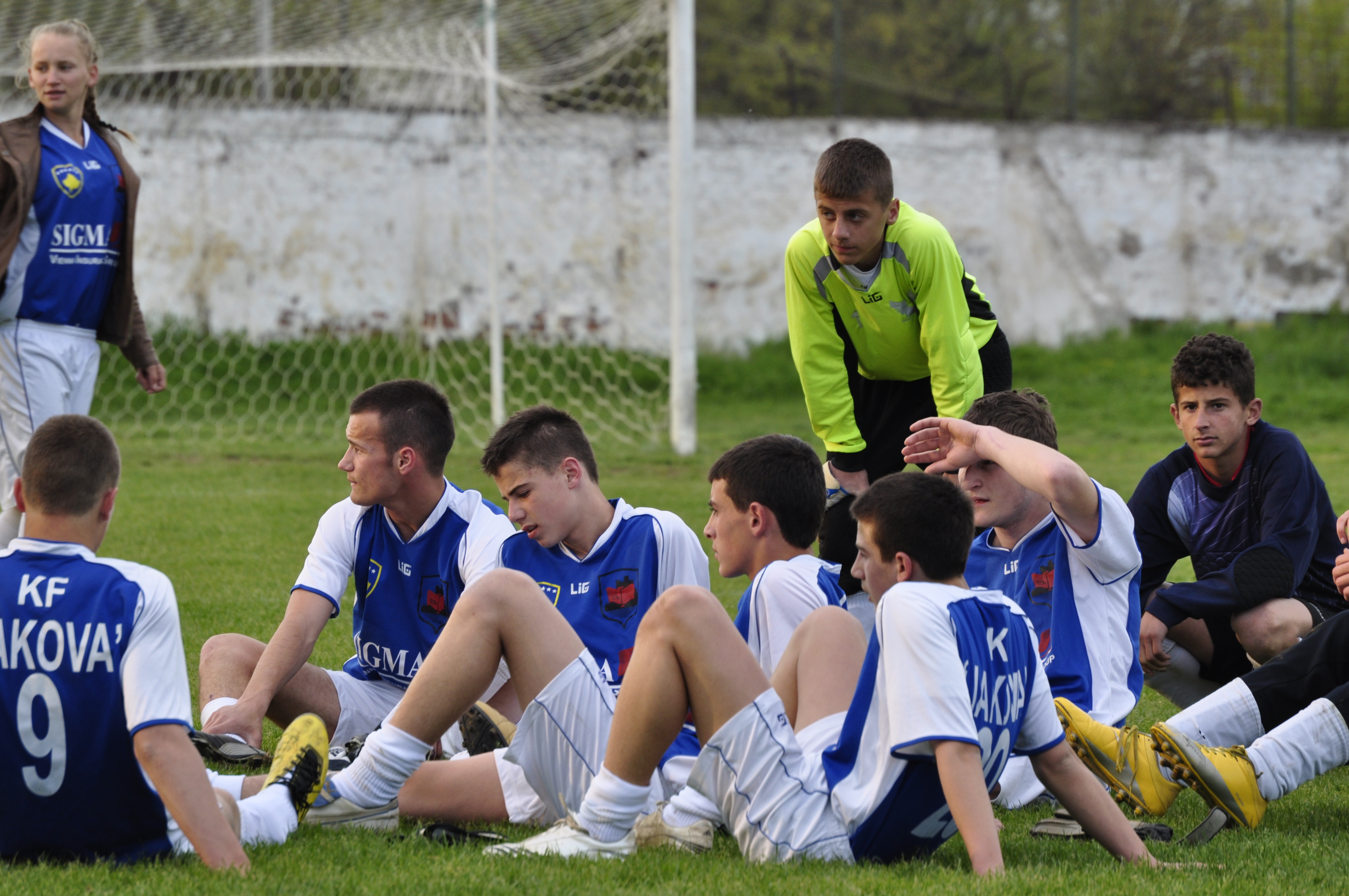 Young Kosovo national team footballers in 2011. Burim via Wikimedia Commons