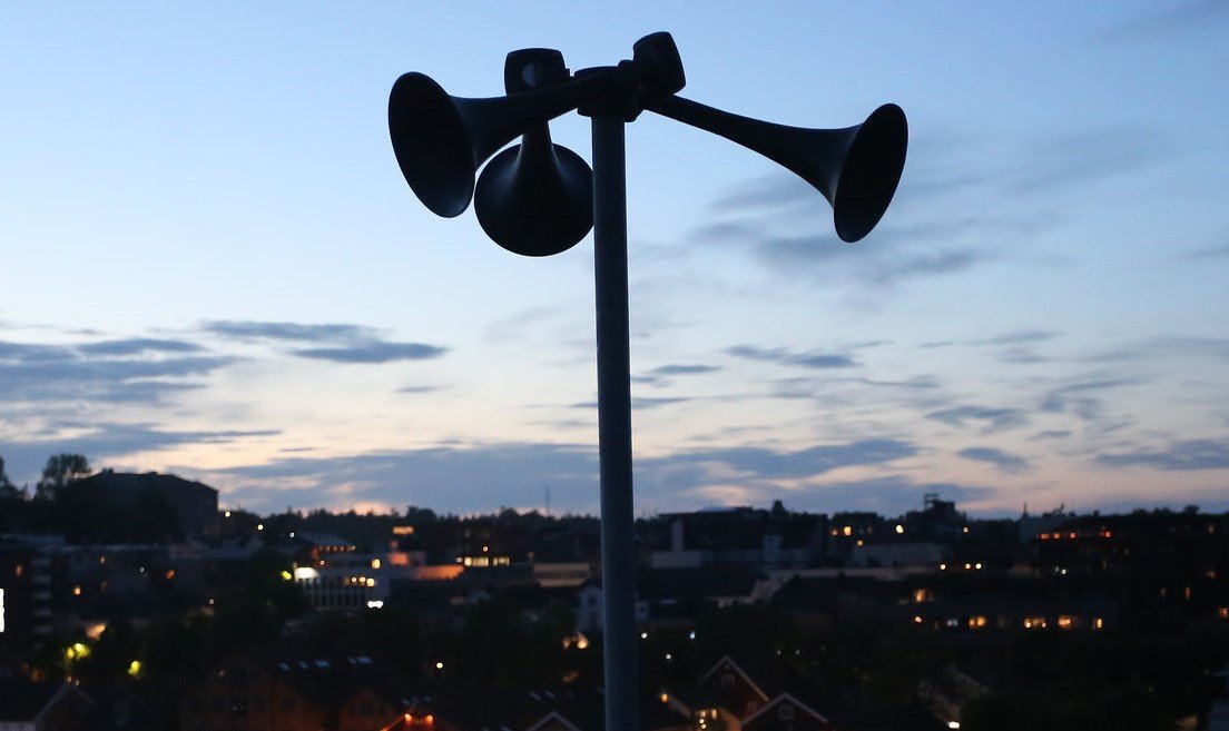 The traditional sirens for alerting are still there, while alerting on mobile phones is now being tested. Photo: Norwegian Directorate for Civil Protection. Norwegian Directorate for Civil Protection