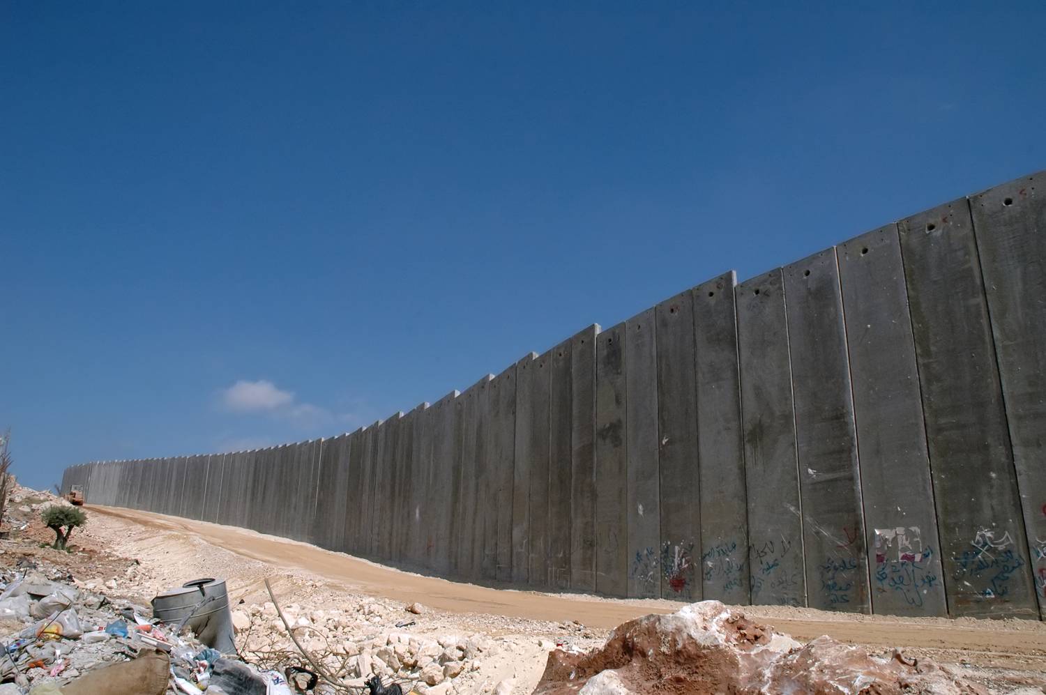 Israeli West Bank Barrier. Photo: Justin McIntosh / Wikimedia Commons / CC BY 2.0