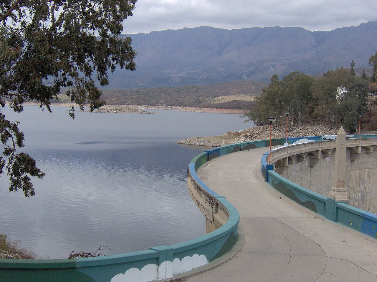 Critical Infrastructure. By es:user:Alfonso' [GFDL (http://www.gnu.org/copyleft/fdl.html), CC-BY-SA-3.0 (http://creativecommons.org/licenses/by-sa/3.0/) or CC BY-SA 2.5 (https://creativecommons.org/licenses/by-sa/2.5)], from Wikimedia Commons.